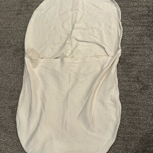 Snuggle Me Organic cream cover